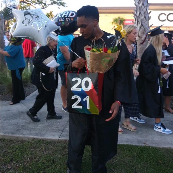 Meet your Posher, Omar - Picture 1 of 7